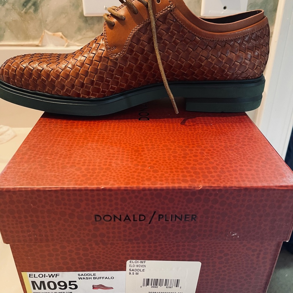 Brand New Donald pliner shoe